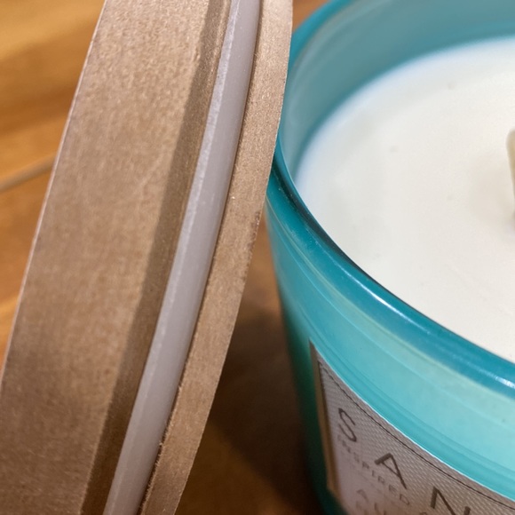 NWOT. Sand + Paws, 2-wick, 12oz., jar candle with lid. - Picture 6 of 8